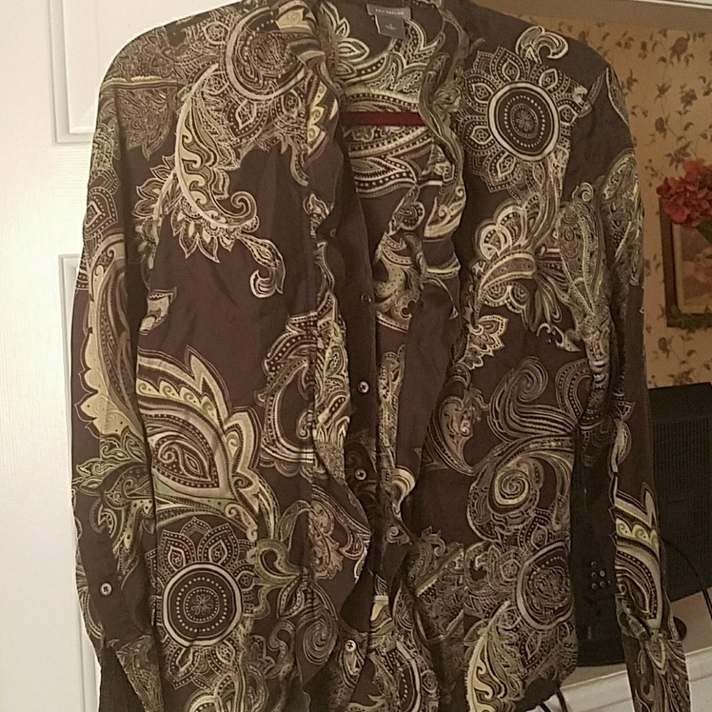 Ann Taylor Size 6 Women's Silk Blouse